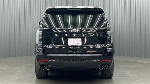 2025 Chevrolet Suburban RST
