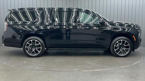 2025 Chevrolet Suburban RST