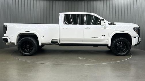 2025 GMC Sierra 3500 Denali