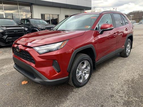 2025 Toyota RAV4 Hybrid XLE