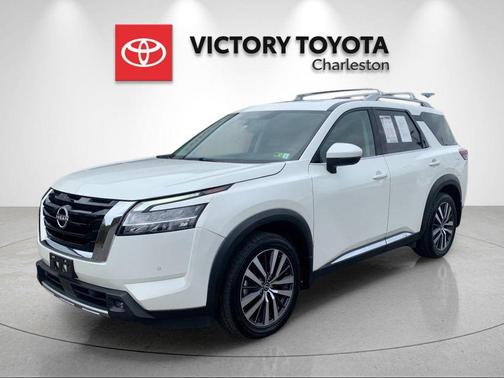 Pearl White Tricoat 2022 Nissan Pathfinder Platinum 4WD