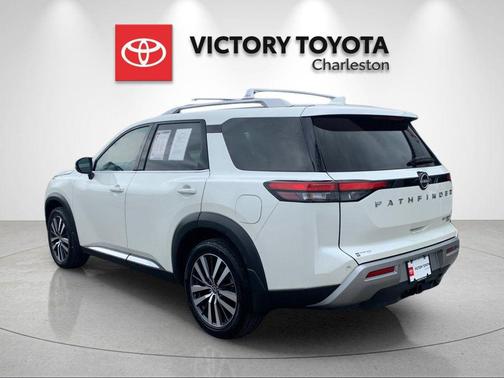 Pearl White Tricoat 2022 Nissan Pathfinder Platinum 4WD