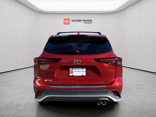 2026 Toyota Highlander XSE
