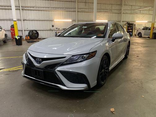 2024 Toyota Camry Hybrid SE