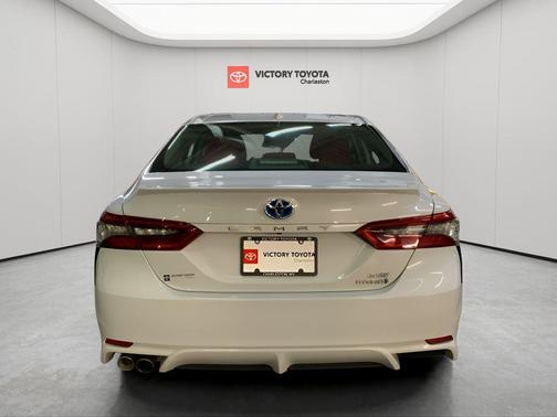 2024 Toyota Camry Hybrid SE