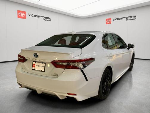 2024 Toyota Camry Hybrid SE