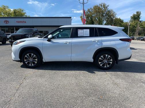 2024 Toyota Highlander XLE