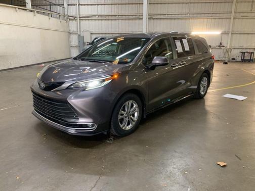 2024 Toyota Sienna Platinum