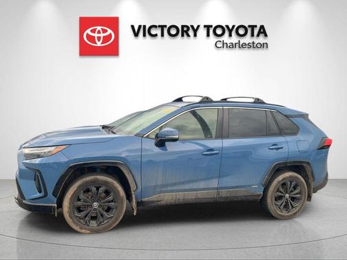 2022 Toyota RAV4 Hybrid SE