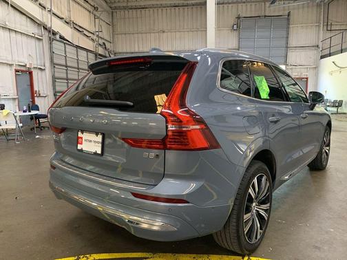 2022 Volvo XC60 B5 Inscription