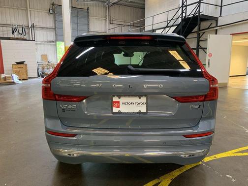 2022 Volvo XC60 B5 Inscription