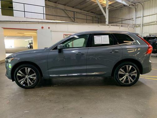2022 Volvo XC60 B5 Inscription