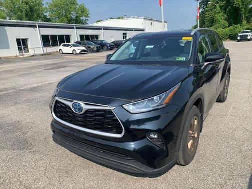 2023 Toyota Highlander Hybrid XLE