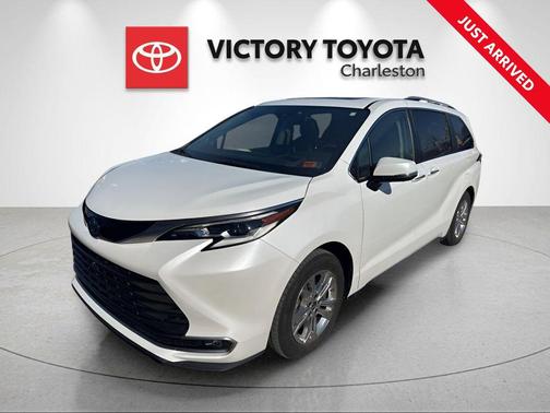 2023 Toyota Sienna Platinum 7 Passenger