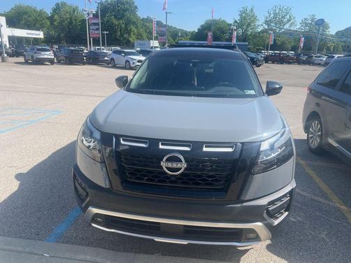Solid Gray/Super Black 2024 Nissan Pathfinder Rock Creek 4WD