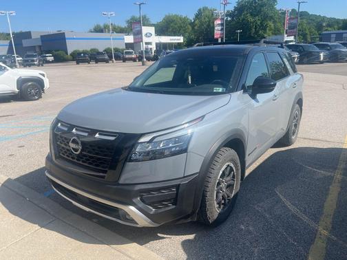 Solid Gray/Super Black 2024 Nissan Pathfinder Rock Creek 4WD