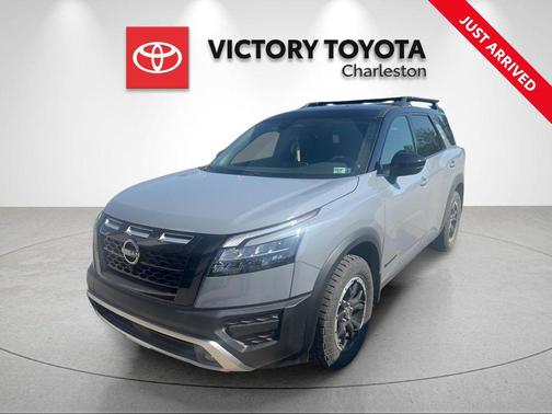 Solid Gray/Super Black 2024 Nissan Pathfinder Rock Creek 4WD