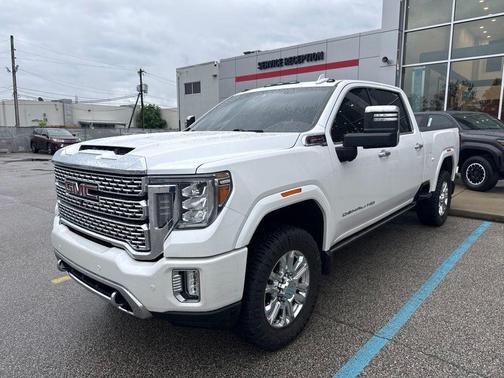 White Frost Tricoat 2022 GMC Sierra 2500 Denali
