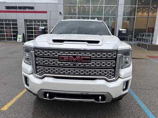 White Frost Tricoat 2022 GMC Sierra 2500 Denali