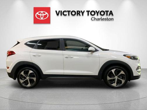Dazzling White 2016 Hyundai TUCSON Sport