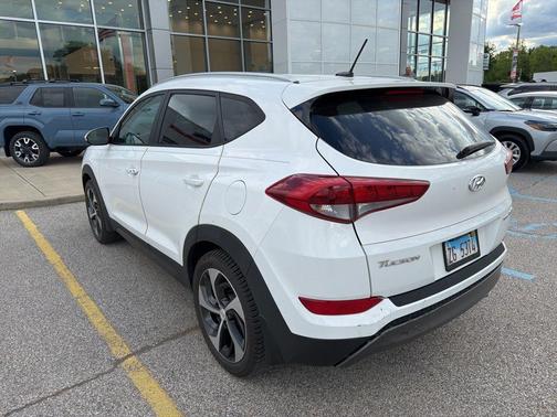 Dazzling White 2016 Hyundai TUCSON Sport