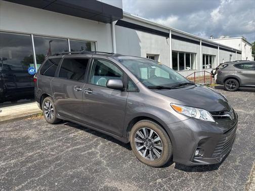 2019 Toyota Sienna XLE