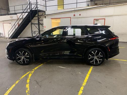 2025 Toyota Crown Signia XLE