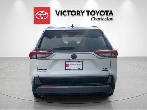 2021 Toyota RAV4 Hybrid SE