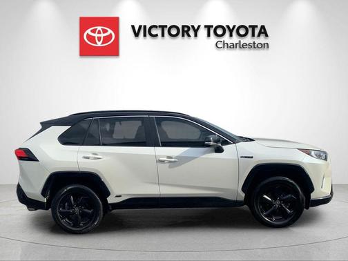 2021 Toyota RAV4 Hybrid SE