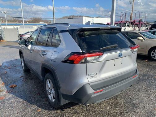 2021 Toyota RAV4 Hybrid XLE