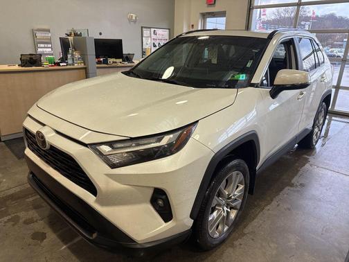 2023 Toyota RAV4 XLE Premium