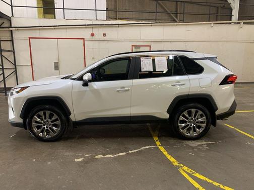 2023 Toyota RAV4 XLE Premium