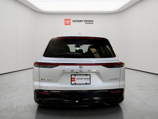 2025 Toyota Crown Signia Limited