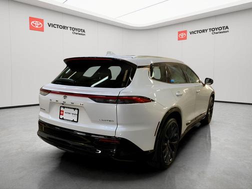 2025 Toyota Crown Signia Limited