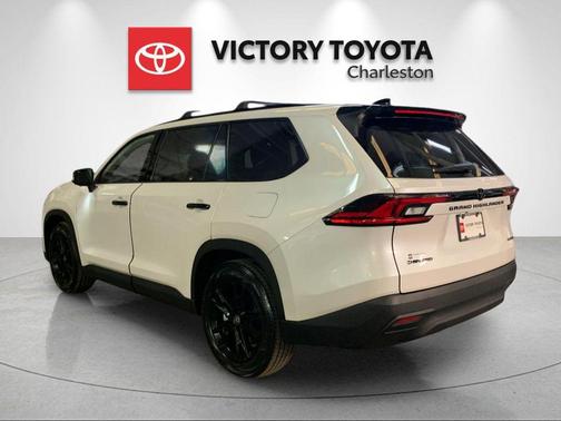 2026 Toyota Highlander Hybrid Base