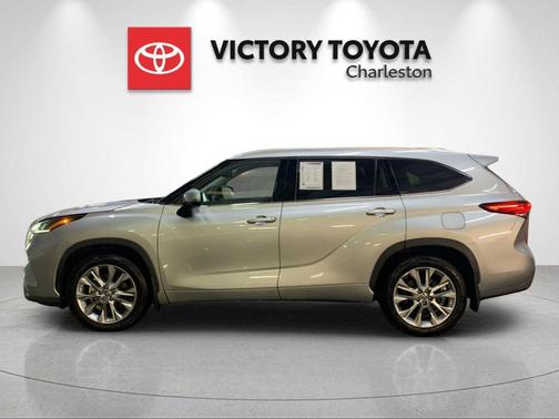 Celestial Silver Metallic 2022 Toyota Highlander Limited