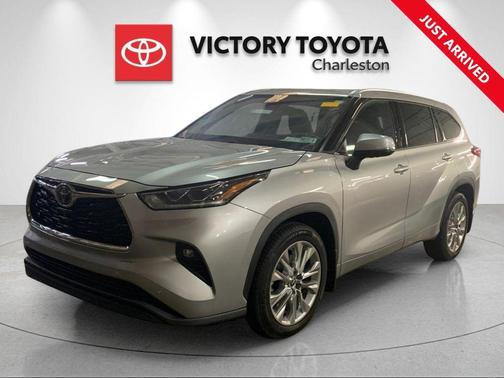 Celestial Silver Metallic 2022 Toyota Highlander Limited