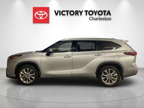 Celestial Silver Metallic 2022 Toyota Highlander Limited