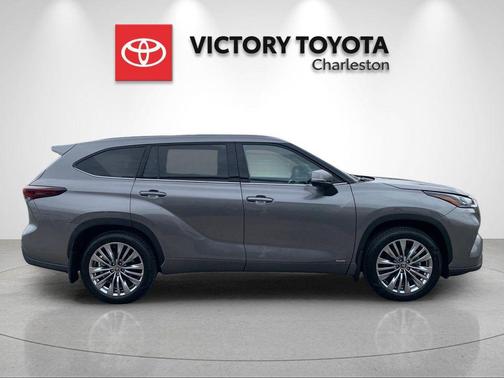 Heavy Metal 2026 Toyota Highlander Hybrid Platinum