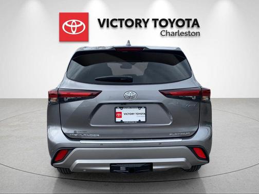 Heavy Metal 2026 Toyota Highlander Hybrid Platinum