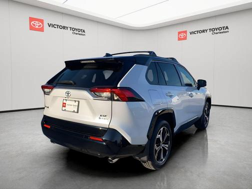 2025 Toyota RAV4 Hybrid SE