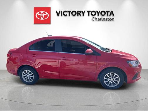 2020 Chevrolet Sonic FWD Sedan LT