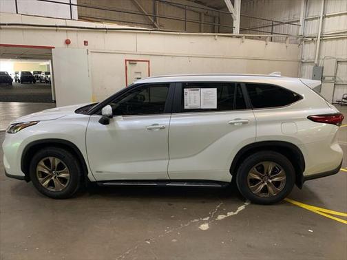 2023 Toyota Highlander Hybrid XLE