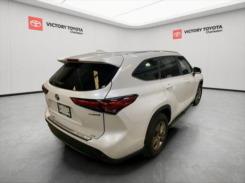 2023 Toyota Highlander Hybrid XLE