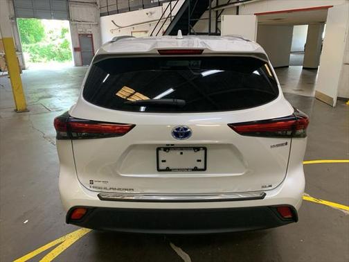 2023 Toyota Highlander Hybrid XLE