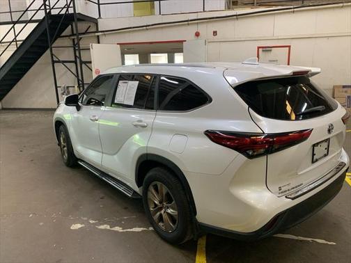 2023 Toyota Highlander Hybrid XLE