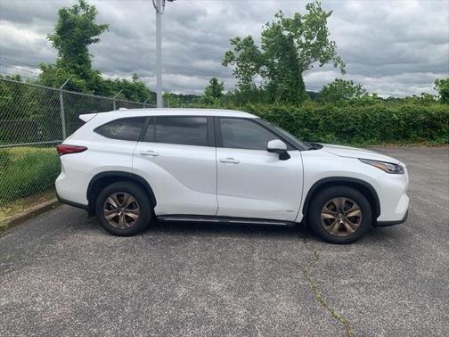 2023 Toyota Highlander Hybrid XLE