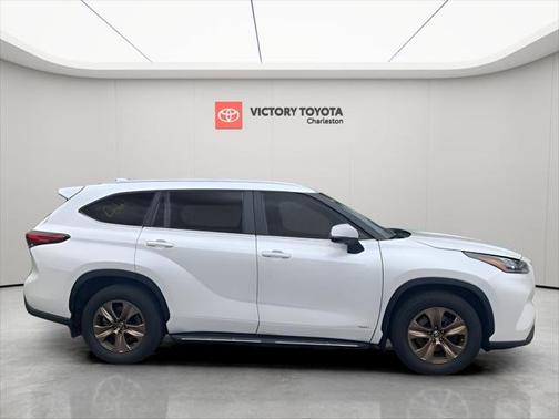 2023 Toyota Highlander Hybrid XLE