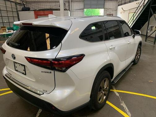 2023 Toyota Highlander Hybrid XLE
