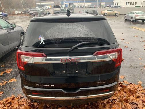 2022 GMC Acadia Denali